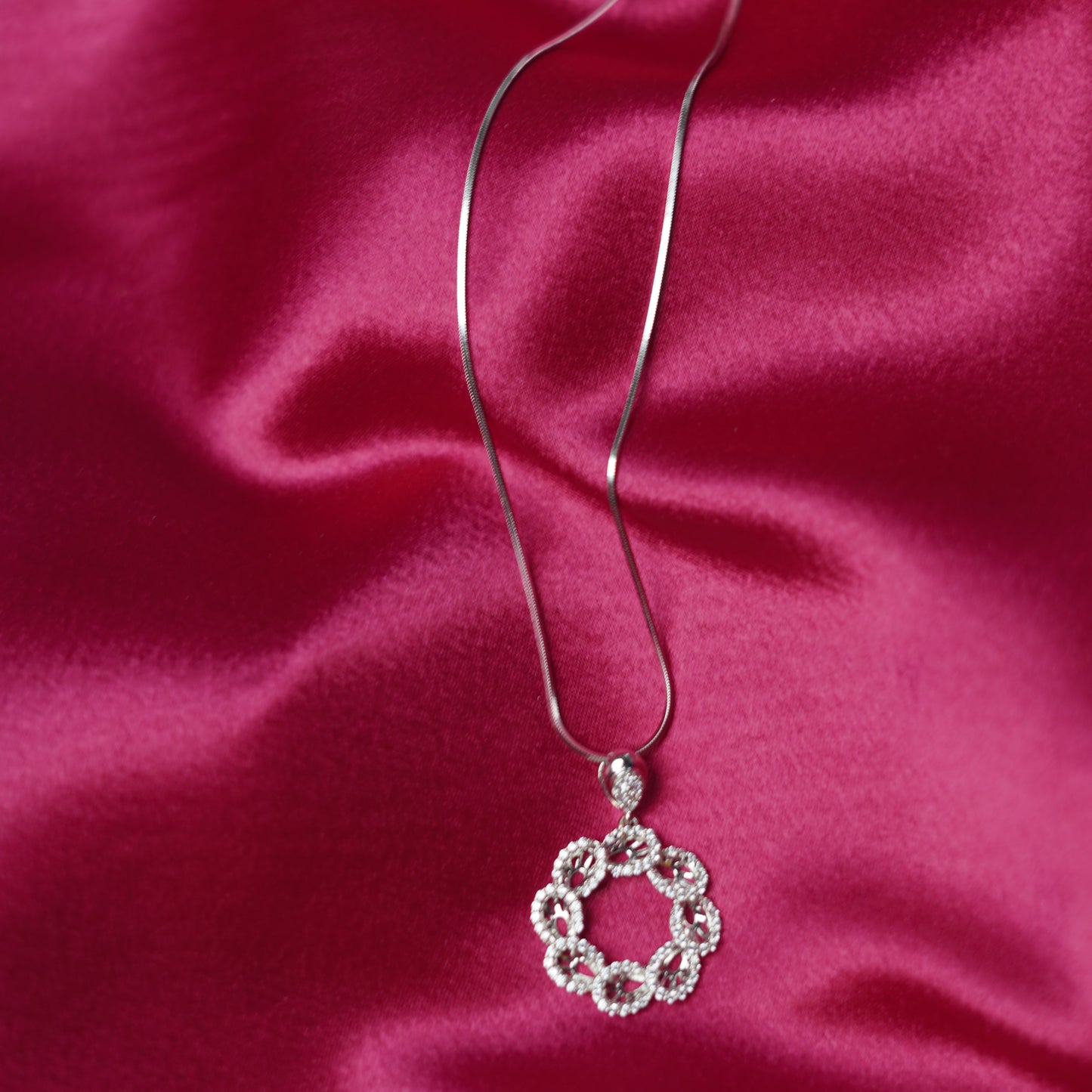 Sparkling Linked Circle Pendant Necklace
