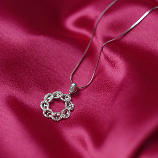 Sparkling Linked Circle Pendant Necklace