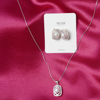 Elegant 925 Sterling Silver Pearl Jewellery Set – Necklace & Earrings